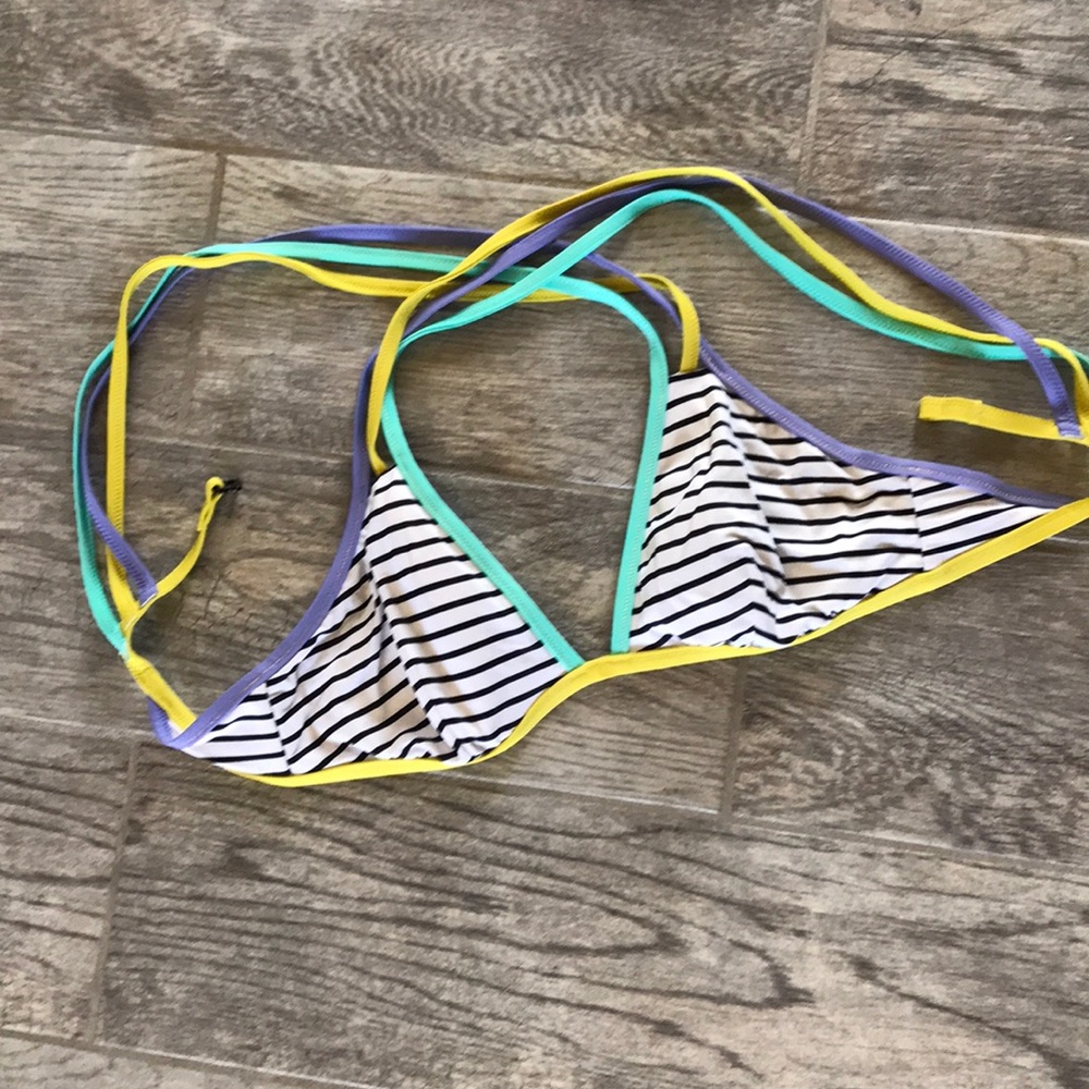🌴 Vicoria secret criss-cross bikini top 🌴